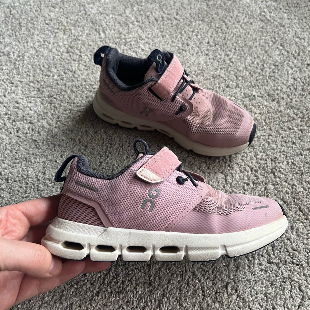 On Running Kids Girls Size 11.5/12 Sneakers READ